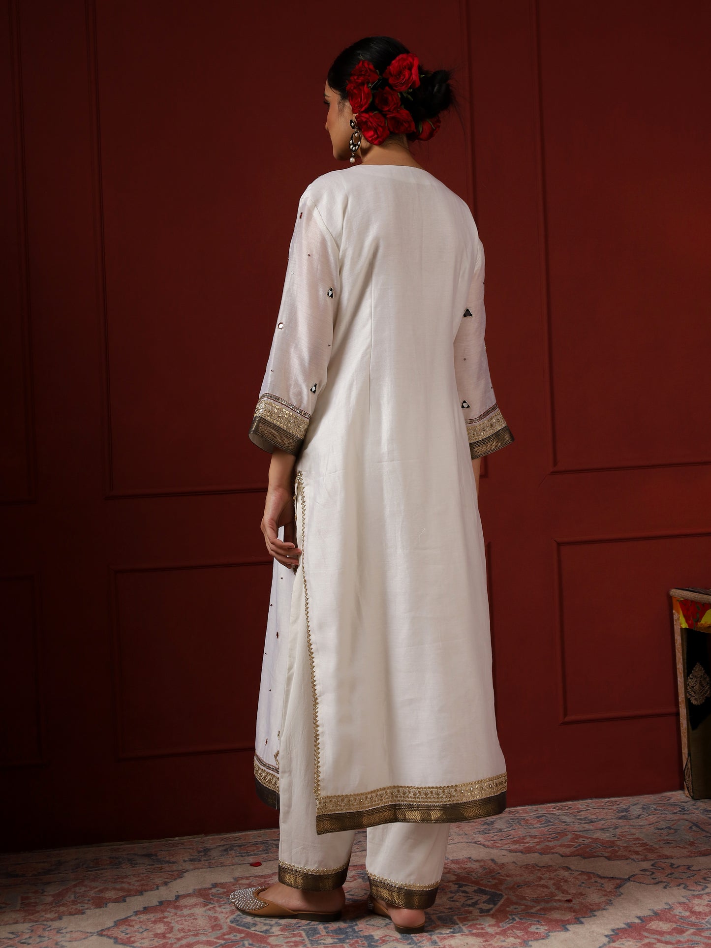 White And Black Minar Yoke Kurta Set