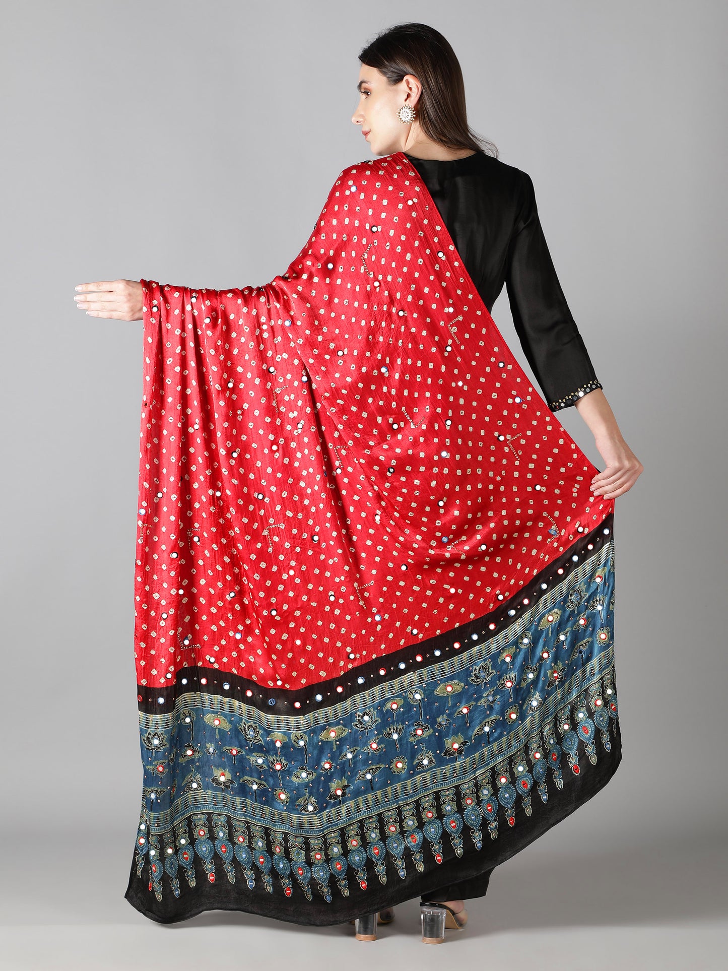 Pink Bandhej with Blue Ajrakh Pallu Dupatta