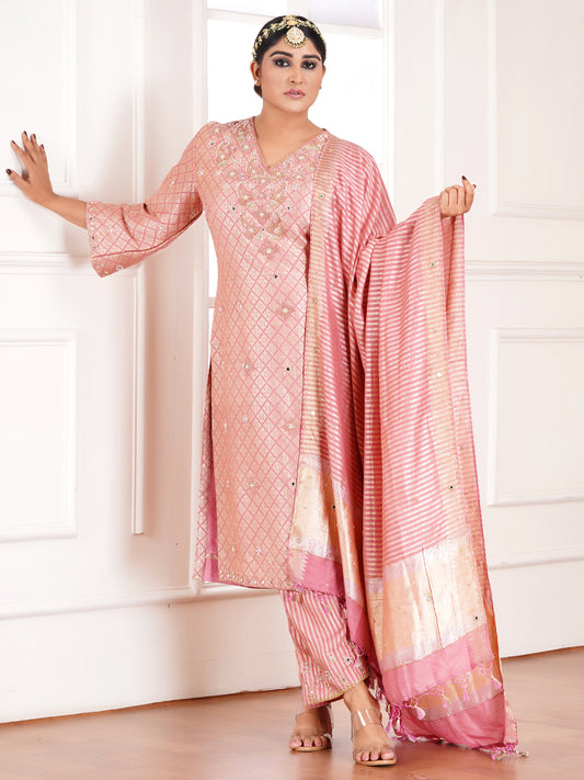 Pink Khin Khab Kurta Set