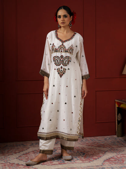 White And Black Minar Paisley Kurta Set