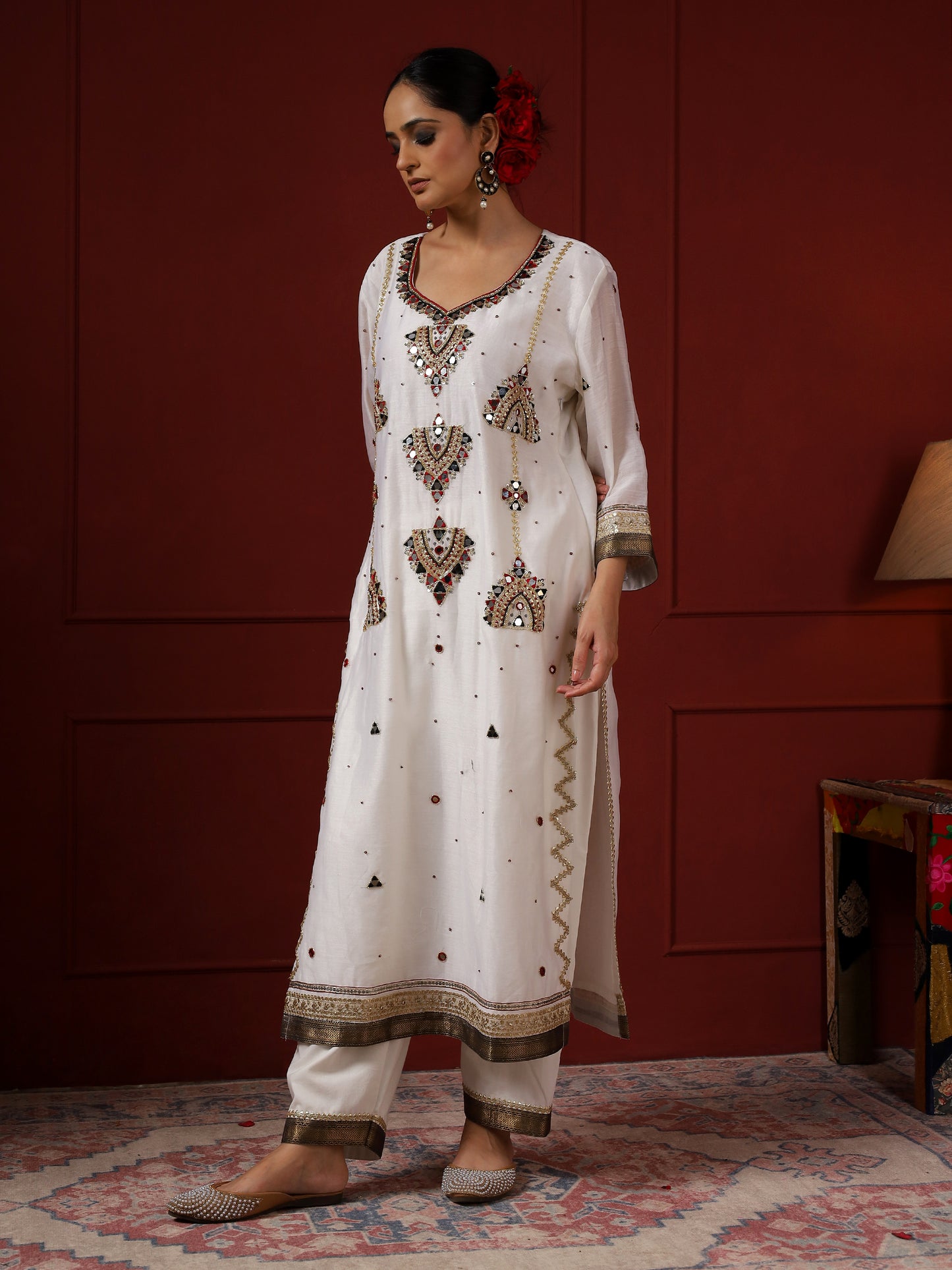 White And Black Minar Yoke Kurta Set