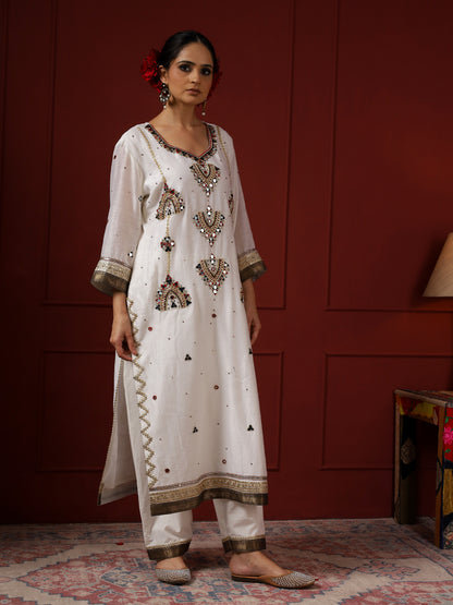 White And Black Minar Yoke Kurta Set
